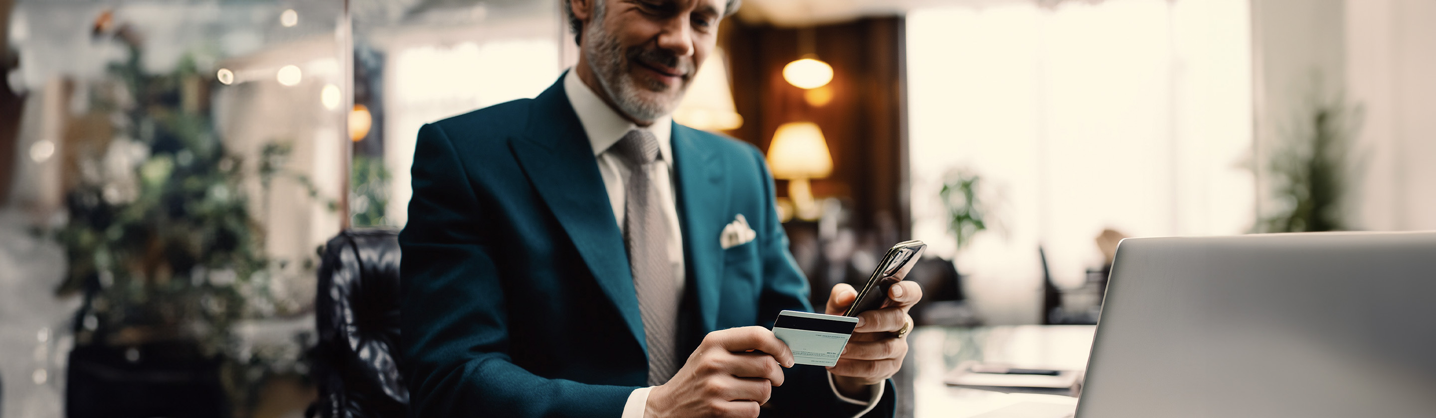 Carduri business de credit și de debit pentru companii gestionarea cheltuielilor și obligațiilor